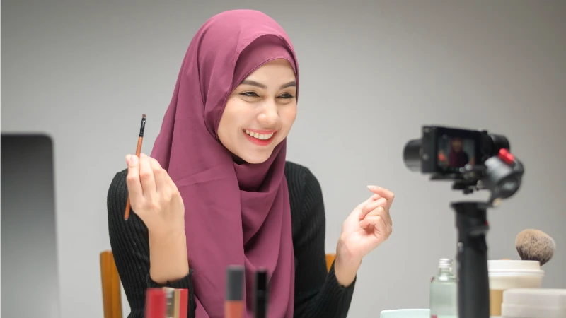 Kenapa Banyak Brand Kosmetik Memilih KOL sebagai Brand Ambassador?