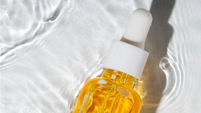 Kenapa Retinol Identik dengan Warna Kuning? Ini Fakta yang Perlu Kamu Tahu!