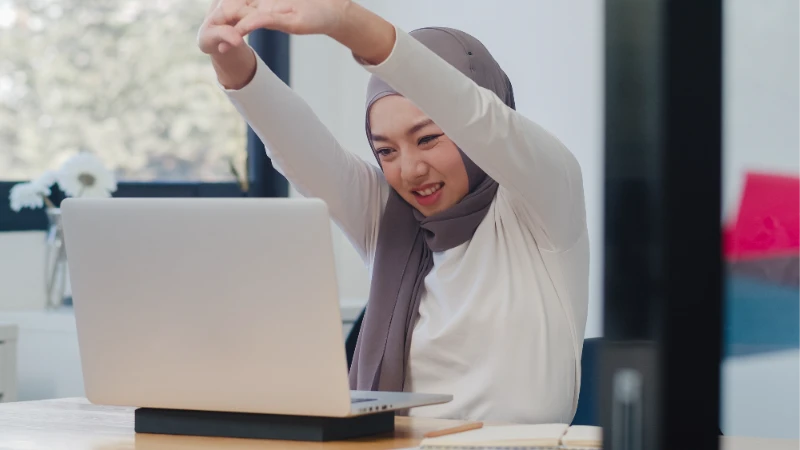 Sibuk Bekerja tapi Ingin Punya Brand Skincare Sendiri? Eshbi Siap Bantu dari Nol!
